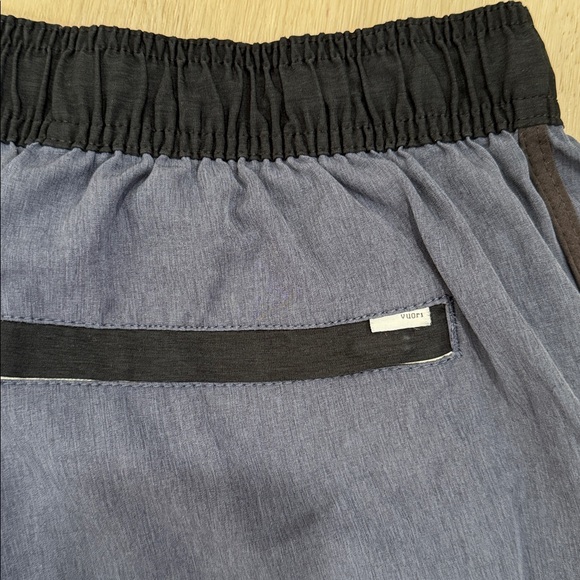 Vuori Mens Banks shorts sky grey linen texture active - Picture 6 of 9